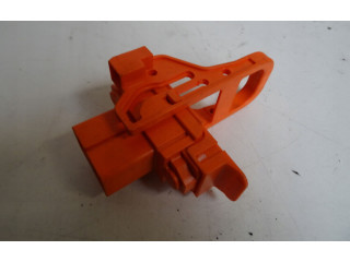 Блок предохранителей 41027   Toyota Prius (XW20)    