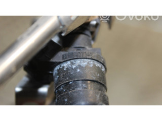 Vstřikovací lišta 1427240   BMW 5 E60 E61  pro benzínový motor 2.2  
