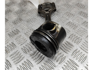 Píst 31339996, 31401216   Volvo V60    D 5204 T2 