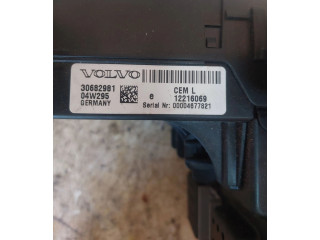 Блок комфорта 30682981, 00004677821   Volvo V70   