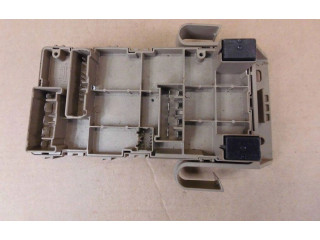   Pojistková skříňka 82201AJ000   Subaru Outback 2011