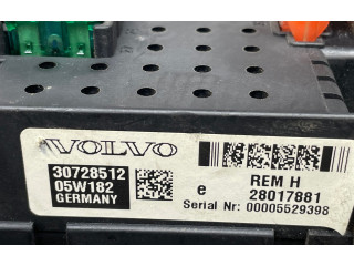   Pojistková skříňka 30728512, 05W182   Volvo XC70 2005