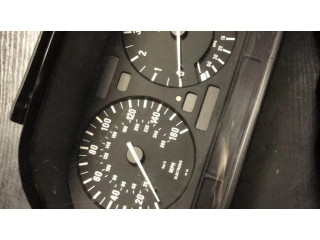 Přístrojová deska  BMW 5 E34 1988 62118359204  