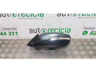 Zpětné zrcátko  Volkswagen Beetle A5 2014  20110208  