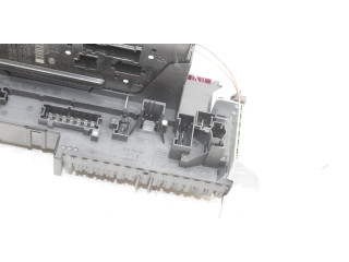 Блок предохранителей  A2049060105   Mercedes-Benz C W204    