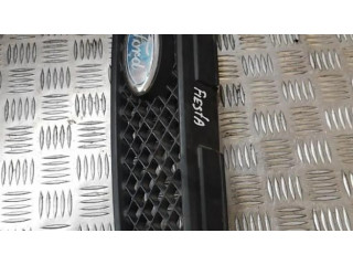 Передняя решётка Ford Fiesta 2002-2005 года 2s618200      