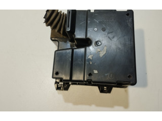Блок предохранителей  5243290   Saab 9-5    