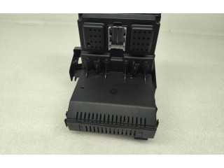   Pojistková skříňka 30728542, 04W463   Volvo XC70 2005