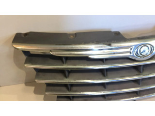 Передняя решётка Chrysler Voyager 2004-2007 года 04857802AB, 435113022      