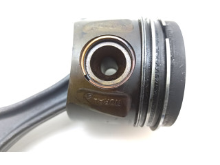 Píst 8370B   Mercedes-Benz C W204     