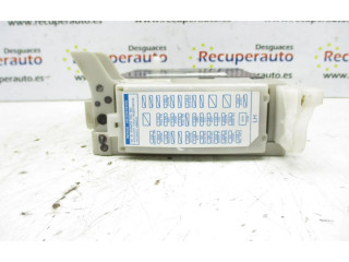  Pojistková skříňka 8273052K40   Toyota Yaris 2015