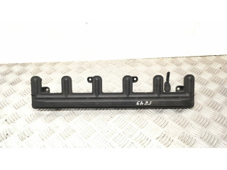 Vstřikovací lišta 1440318   BMW 5 E39  pro benzínový motor 2.2 M54B22 