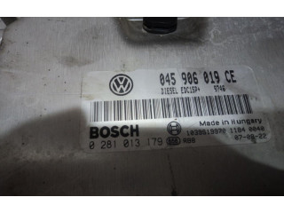 Pojistková skříňka Блок управления двигателем ECU 045906019CE   Skoda Fabia Mk2 (5J) 2007