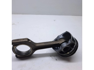 Píst 7584125, 7576087   BMW 5 F10 F11  pro benzínový motor 3.5  