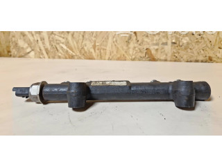 Vstřikovací lišta 9685297580, 1691115   Volvo V70    D4162T 