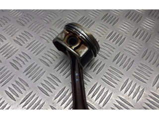 Píst    Audi A6 S6 C5 4B     