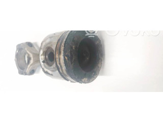  Поршень с шатуном    Volkswagen PASSAT B5.5  