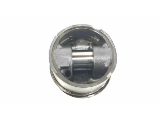 Píst 11252246629   BMW 5 E39  pro naftový motor 2.5  