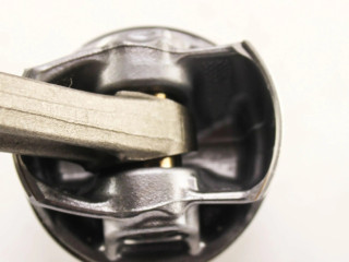 Píst 8696448   BMW 3 G20 G21  pro benzínový motor 3.0  