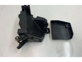   Pojistková skříňka 8266252301   Toyota Yaris 2011