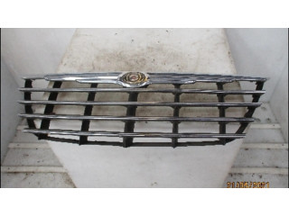 Передняя решётка Chrysler Voyager 2004-2007 года K68031754AA      