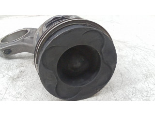 Píst    BMW 7 E65 E66  pro naftový motor 3.0 306d3 1346