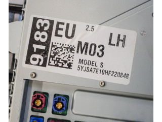 Дисплей    104500603D   Tesla Model S