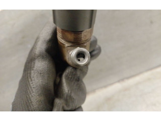 Vstřikovač 338002A400, 0445110256BOSCH   Hyundai Matrix    D4FA 