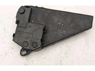   Pojistková skříňka 6906588, 518811054   Toyota Avensis T270 2016