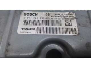 Řídící jednotka 30650454   Volvo S40 2006