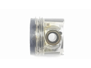 Píst 11257812585, 7812585   BMW 4 F36 Gran coupe  pro naftový motor   