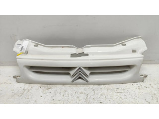 Передняя решётка Citroen Berlingo 1996-2002 года 9618254877      