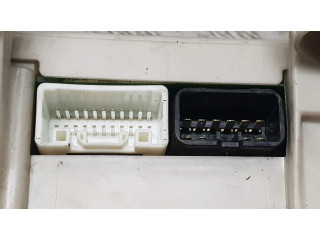 Блок предохранителей 8922128150   Toyota Previa (XR30, XR40) II    
