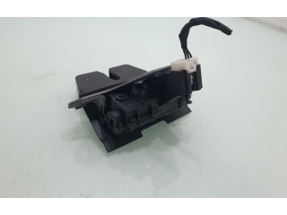 Замок багажника 31335870    Volvo V40 2012 - 2019 года