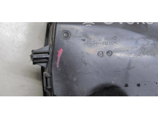   Pojistková skříňka 82115-05A40   Toyota Avensis T270 2017