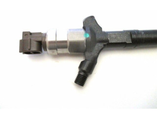 Форсунка 23670-30020, DCRI100750    Toyota Land Cruiser (HDJ90)   