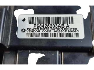 Блок предохранителей P68425203, P68425203ABA   Jeep Grand Cherokee    