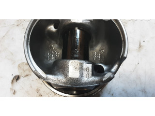  Поршень  81L137A2, 031174  Volkswagen Transporter - Caravelle T5  