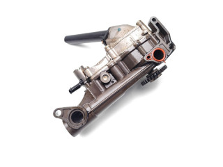 Масляный насос  M270.910 R2701810701  Mercedes-Benz GLA W156 