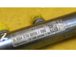 Vstřikovací lišta A6540700095   Mercedes-Benz C W205     