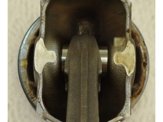 Píst 86064101   BMW 4 F32 F33  pro benzínový motor 2.0 N20B BENZYNA