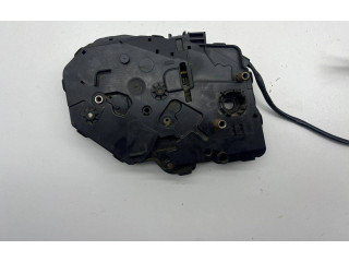 Zámek zadních dveří 2K0827426C   Volkswagen Caddy 2008