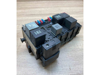 Блок предохранителей 357937039, 1H0953227   Volkswagen Transporter - Caravelle T4    