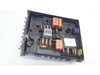 Блок предохранителей  1k0937125   Volkswagen Jetta V    