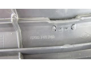Передняя решётка Dacia Logan I 2004-2012 года 8200748240      