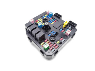 Блок предохранителей 95381499   Opel Antara    