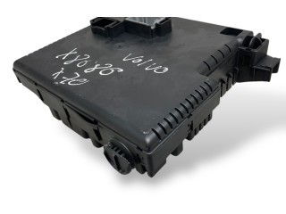   Pojistková skříňka 30728512, 05W182   Volvo XC70 2005