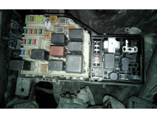 Pojistková skříňka Řídící jednotka BSM 8272142040   Toyota RAV 4 (XA10) 2003