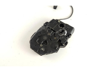 Замок багажника 2K0827426C    Volkswagen Caddy 2004 - 2010 года