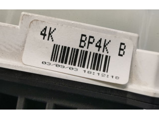 Přístrojová deska  Mazda 323 2003 4KBP4KB  